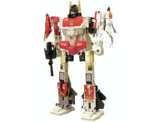 Illustration for article titled The Latest Transformers Line Combines Everything '80s Kids Loved